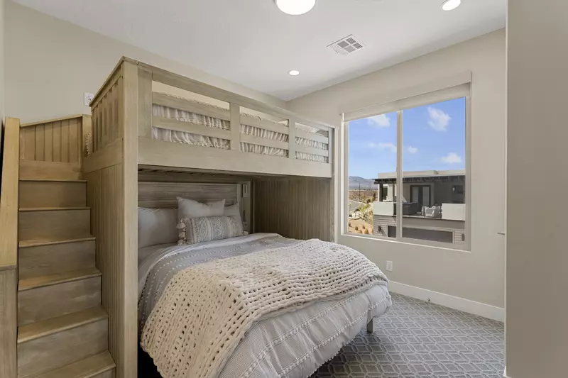 Twin over Queen Bunkbed