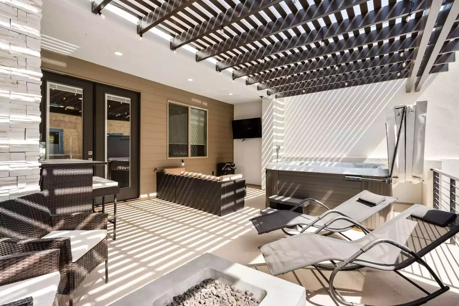 2nd Floor Patio
