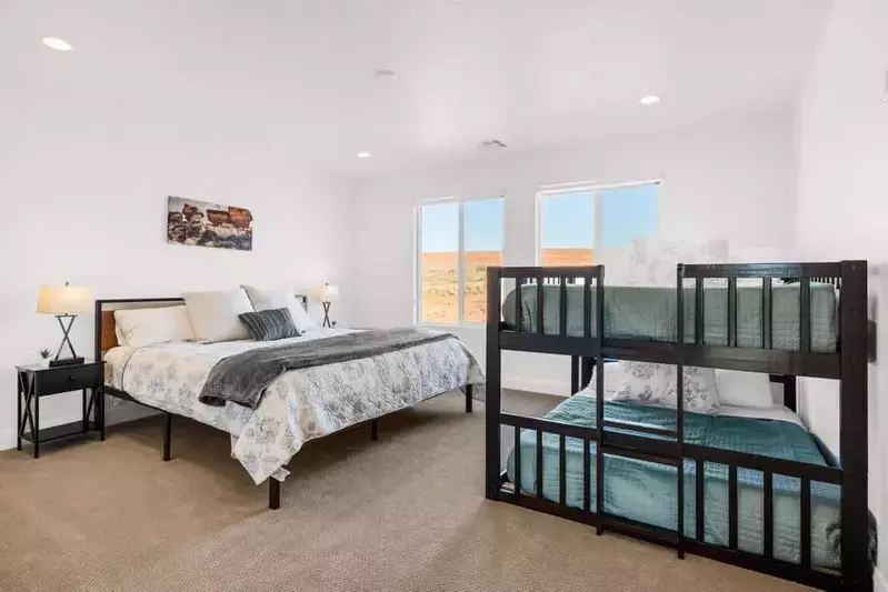 King Bed and Full/Full Bunk Room
