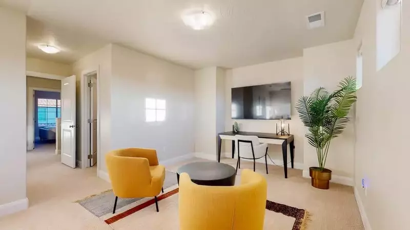 King Bedroom Lounge Area