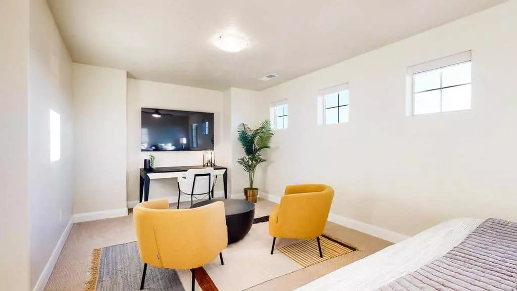 King Bedroom Lounge Area