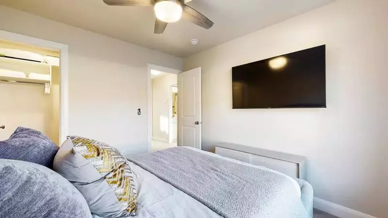 Queen Bedroom
