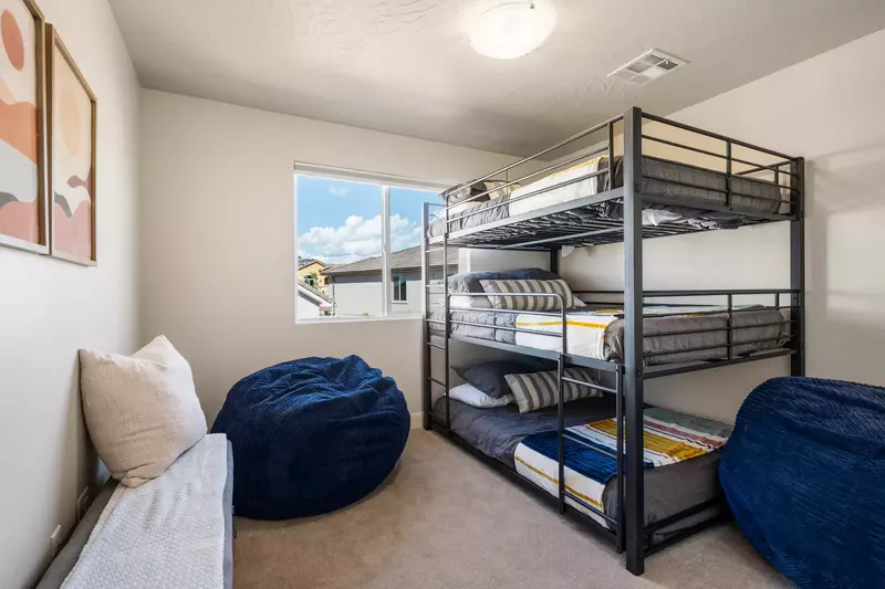 Full/Full/Full Bunk Room