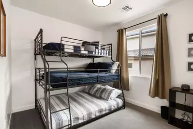 Twin/Full/Queen Bunk
