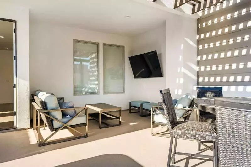 2nd Floor Patio