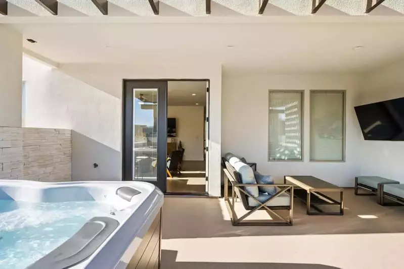 2nd Floor Patio