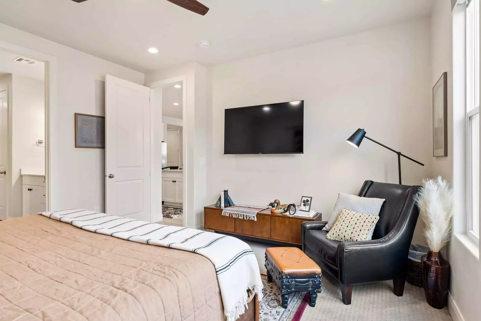 King Bedroom