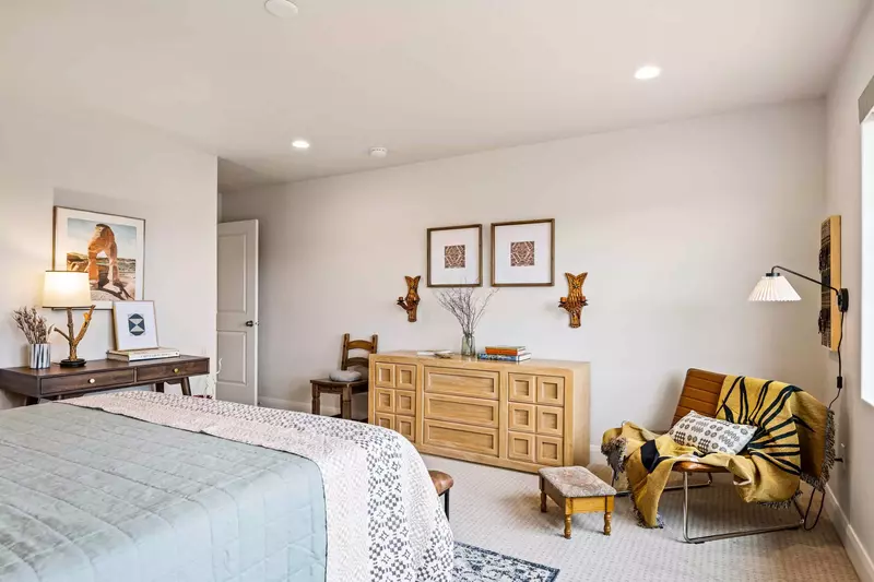 Queen Bedroom