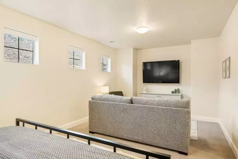 King Bedroom Area