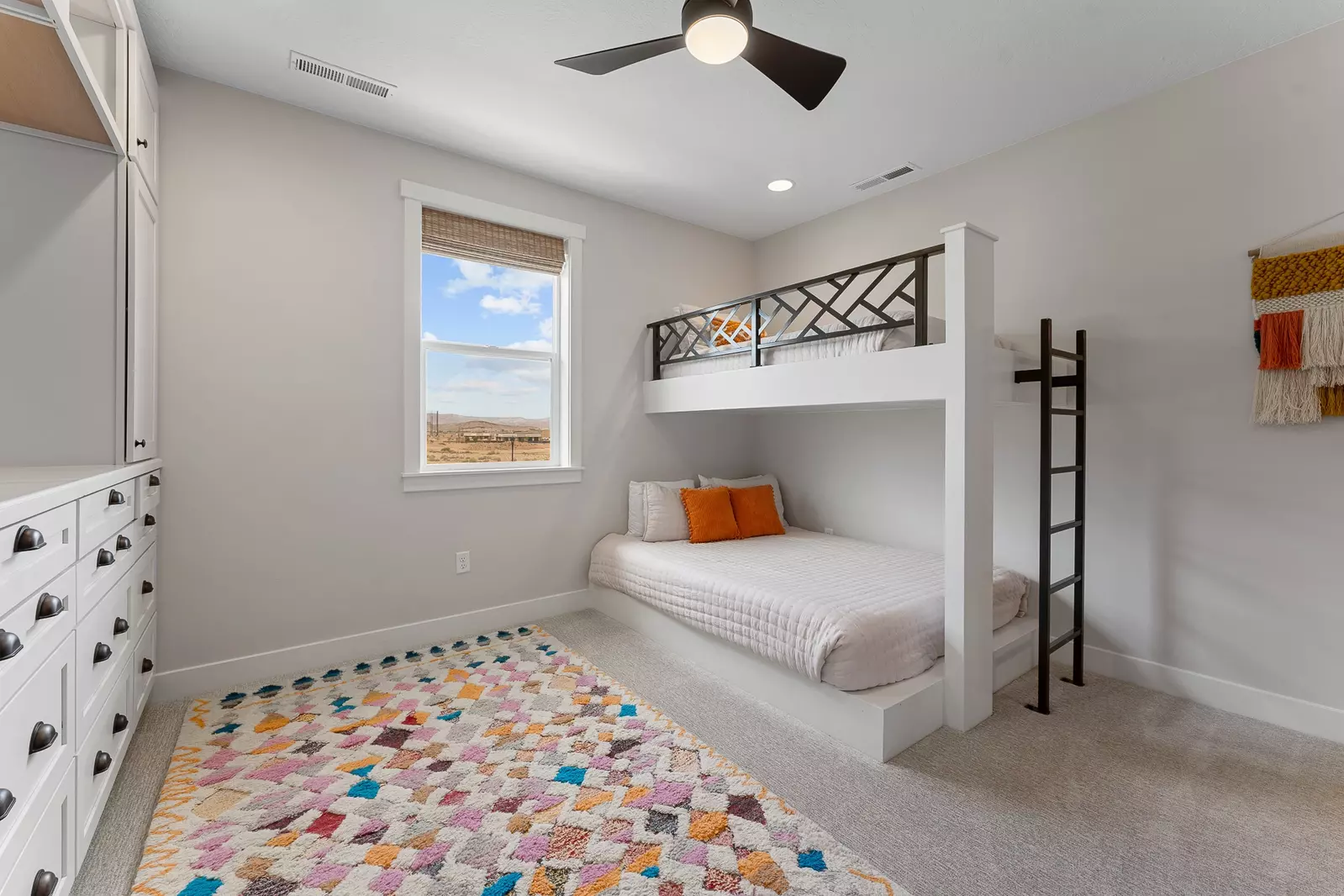 Twin/Queen Bunk Room