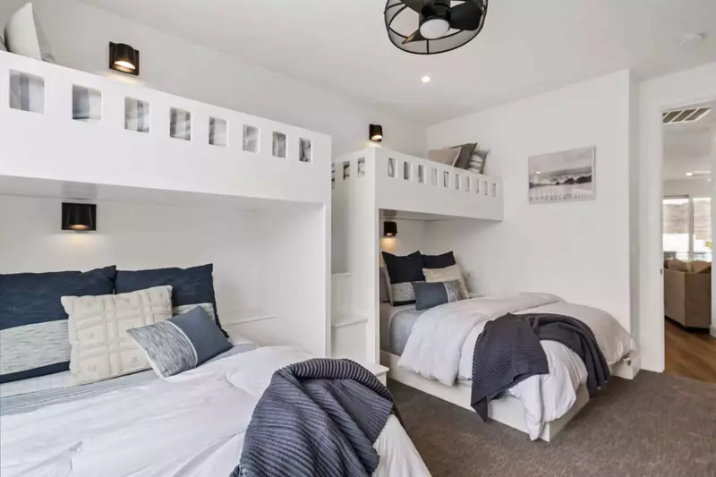 2T/Q  Bunk Room