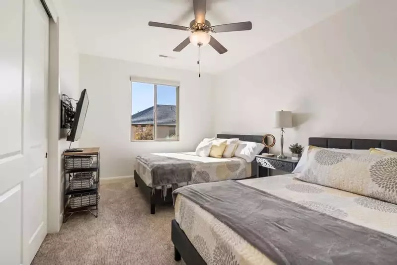 Queen Bedroom