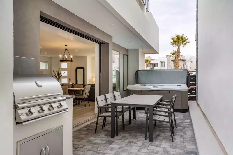1st Floor Outdoor Patio