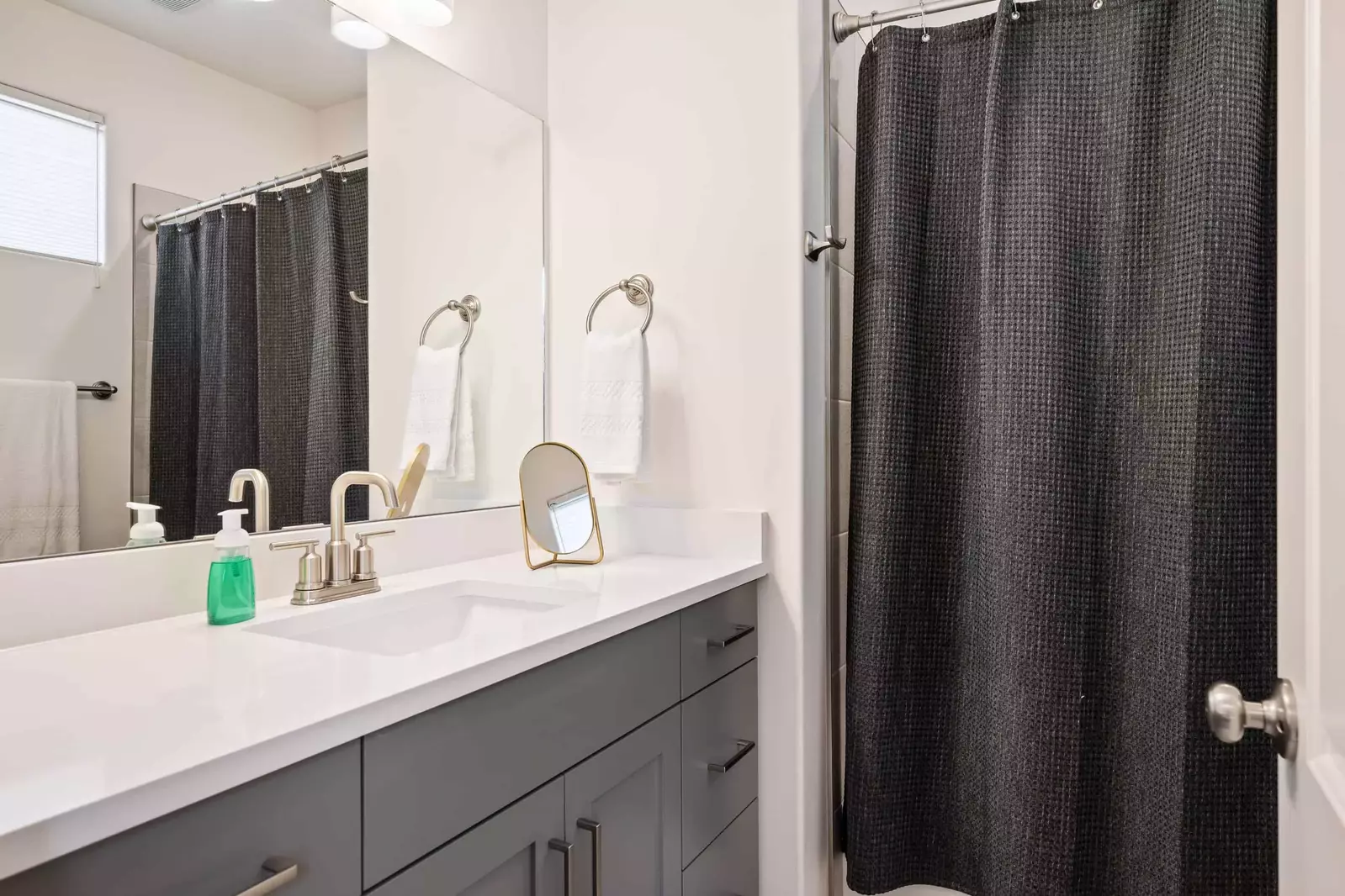Queen Bedroom Bath