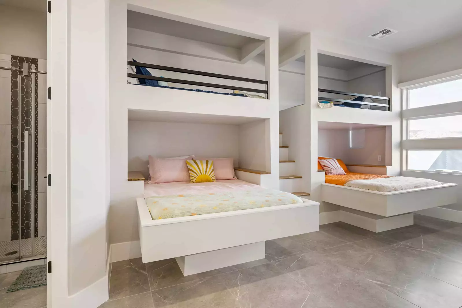 Twin / Full Bunk Room