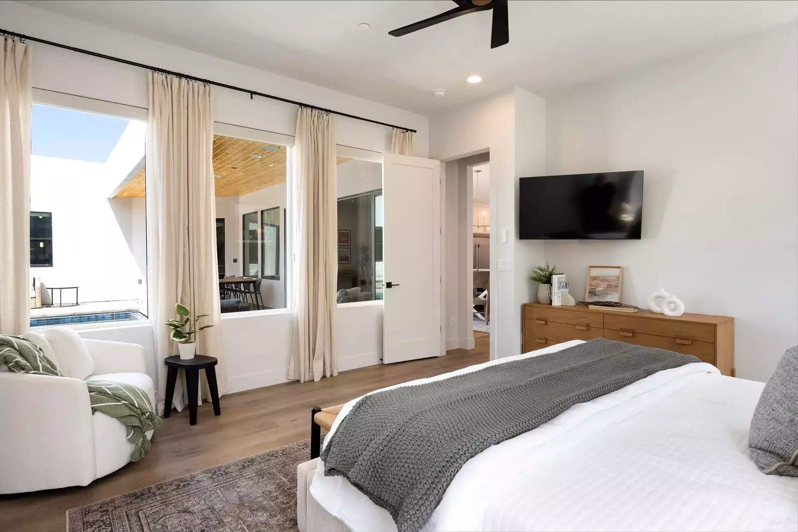 King Bedroom