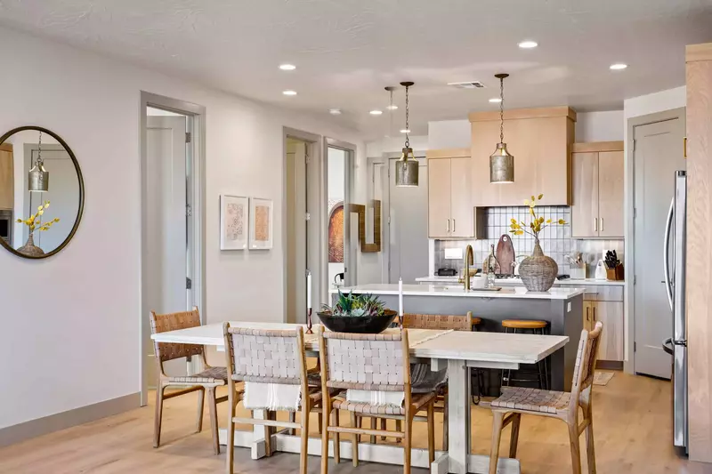 Kitchen/Dining Area