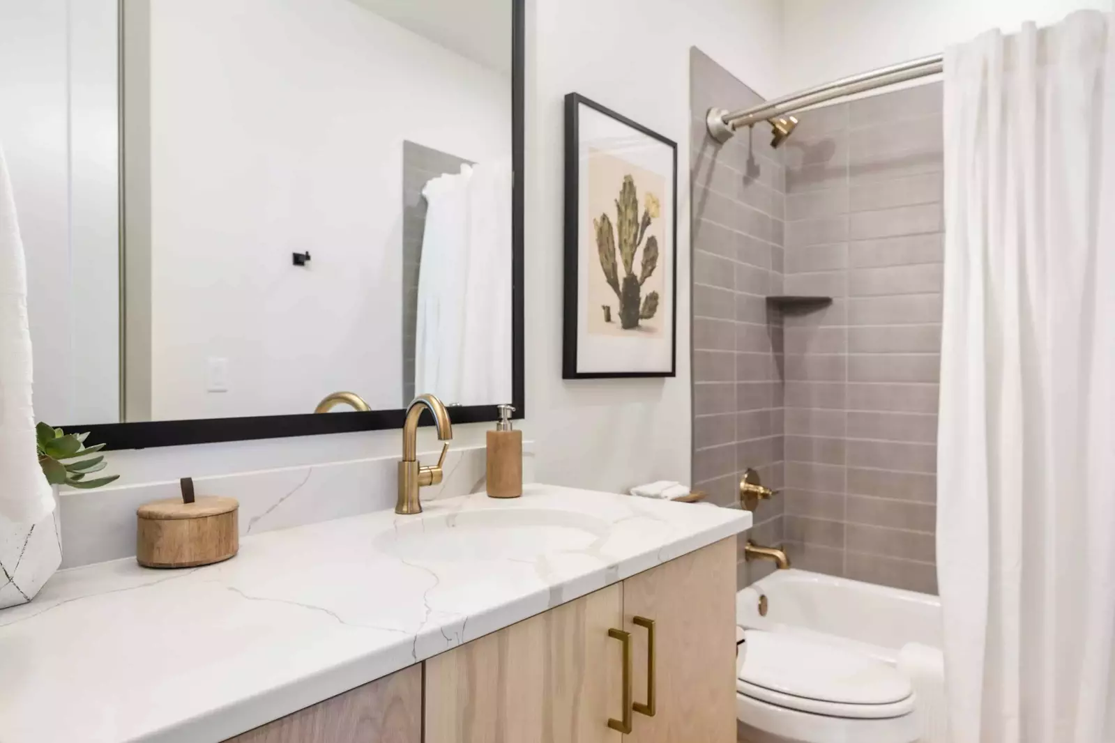 Full Bathroom