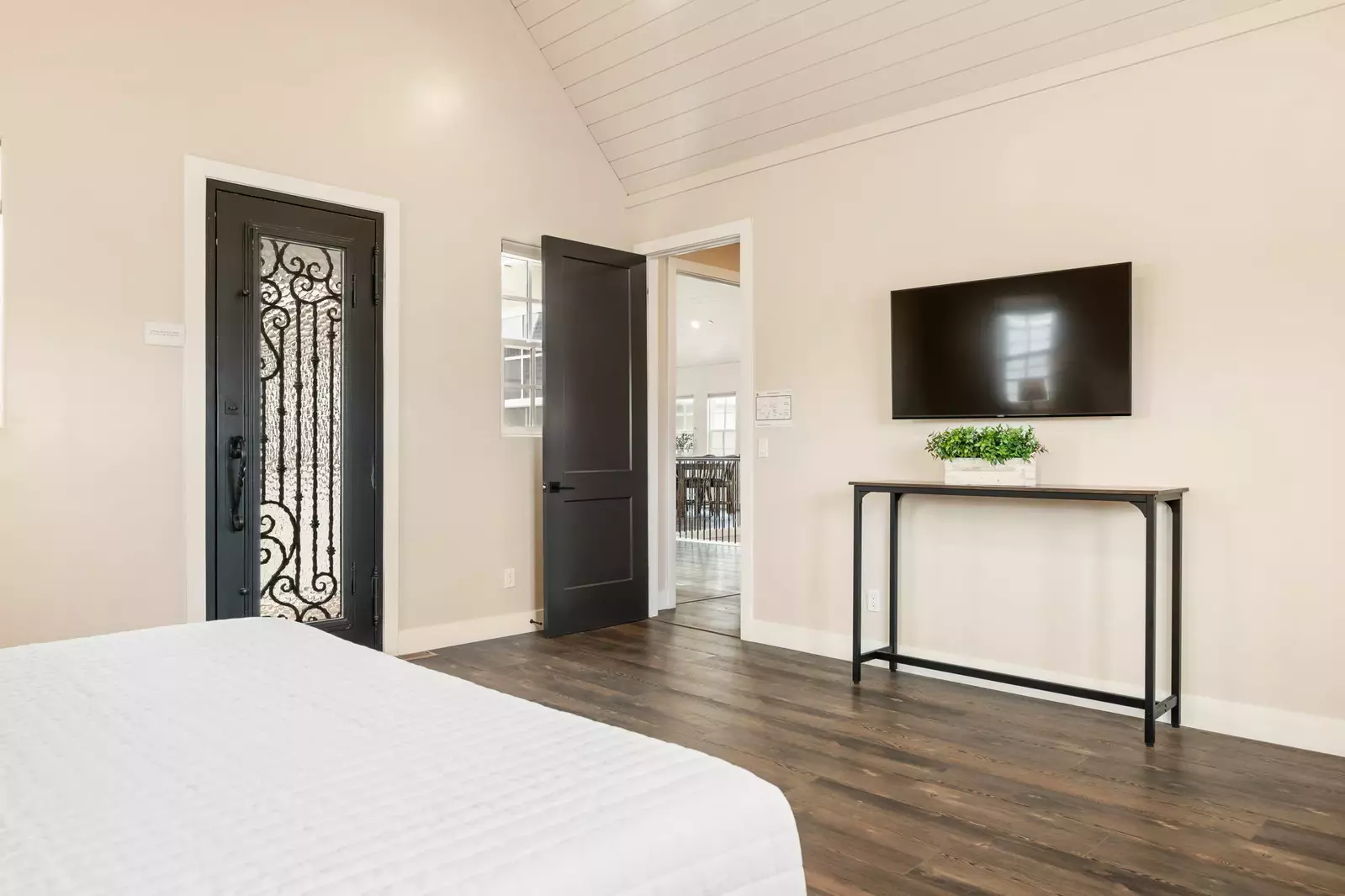 Master King Bedroom