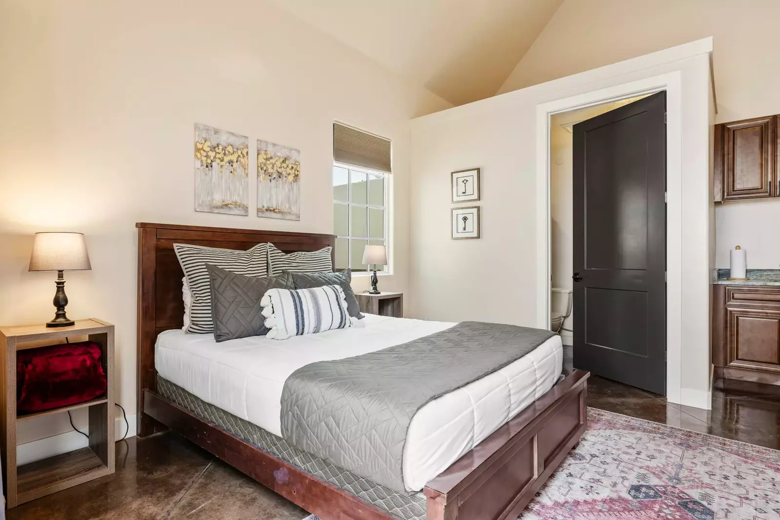Casita - Queen Bed