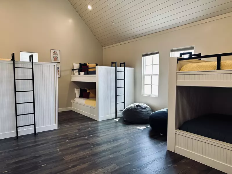 3 Full/Full Bunks, 1 Twin Bunk Room