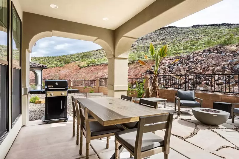 Covered Patio and Grill