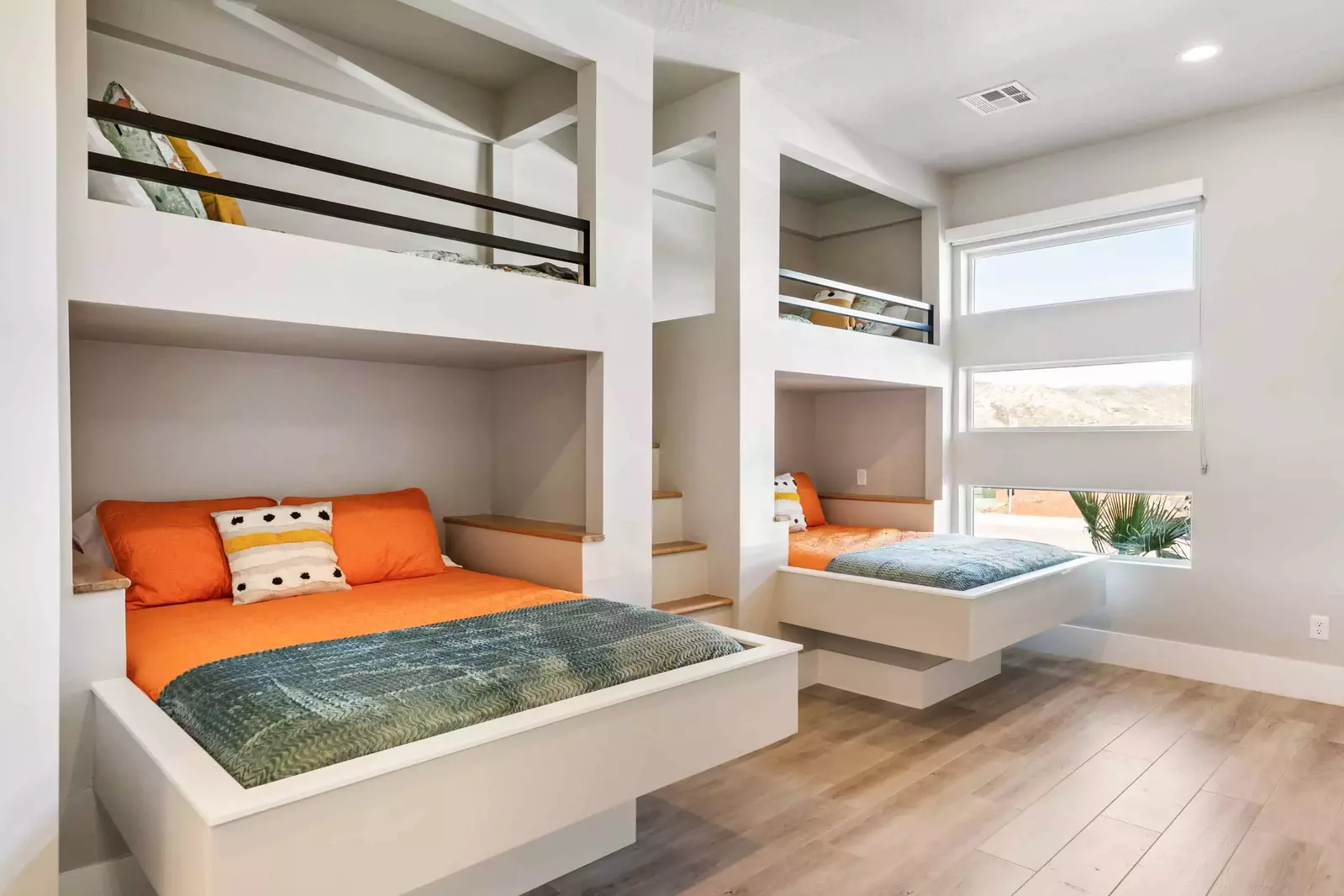 Twin / Full Bunk Room