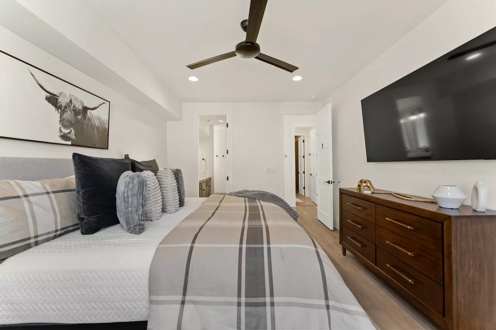King Bedroom