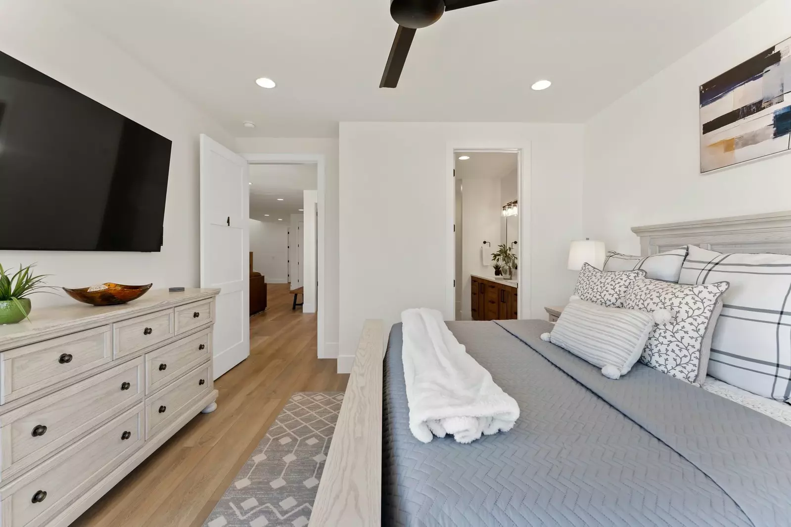 King Bedroom