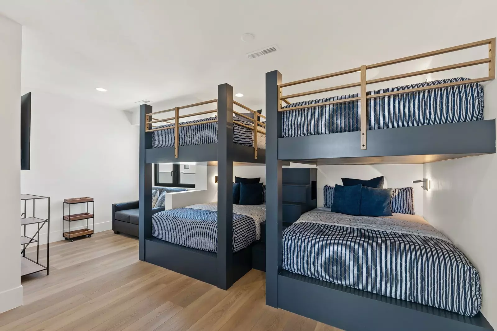2 Queen over Queen Bunk Room