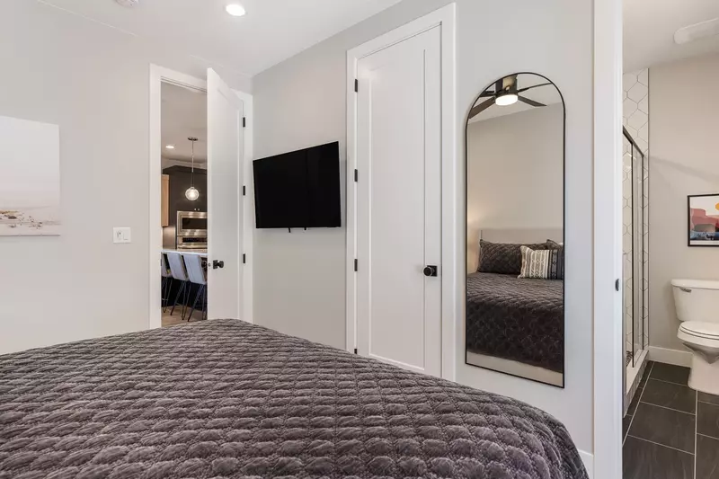 King Bedroom