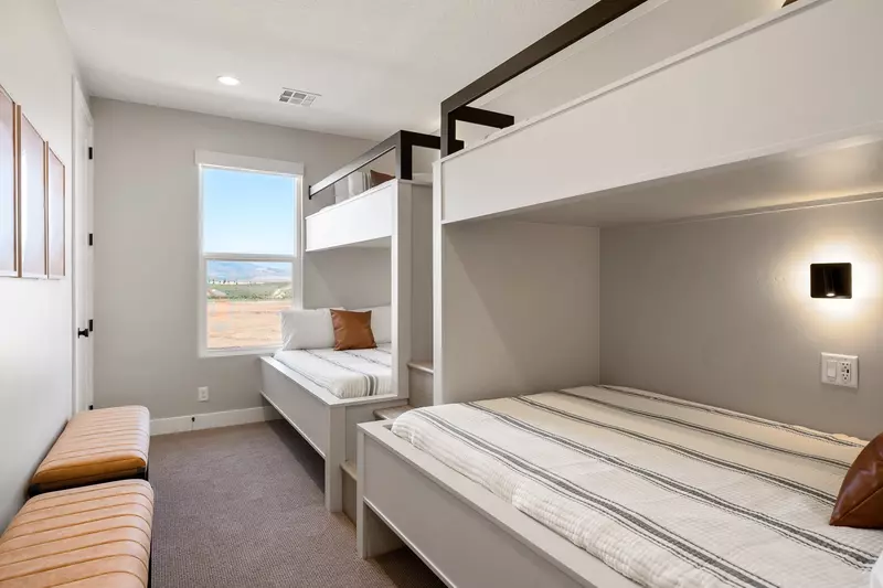 2 T/Q Bunk Room