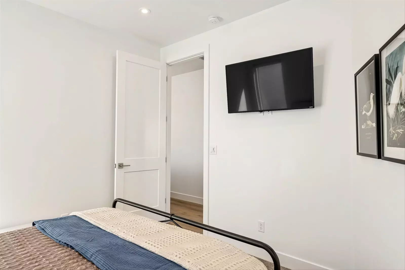 Queen Bedroom