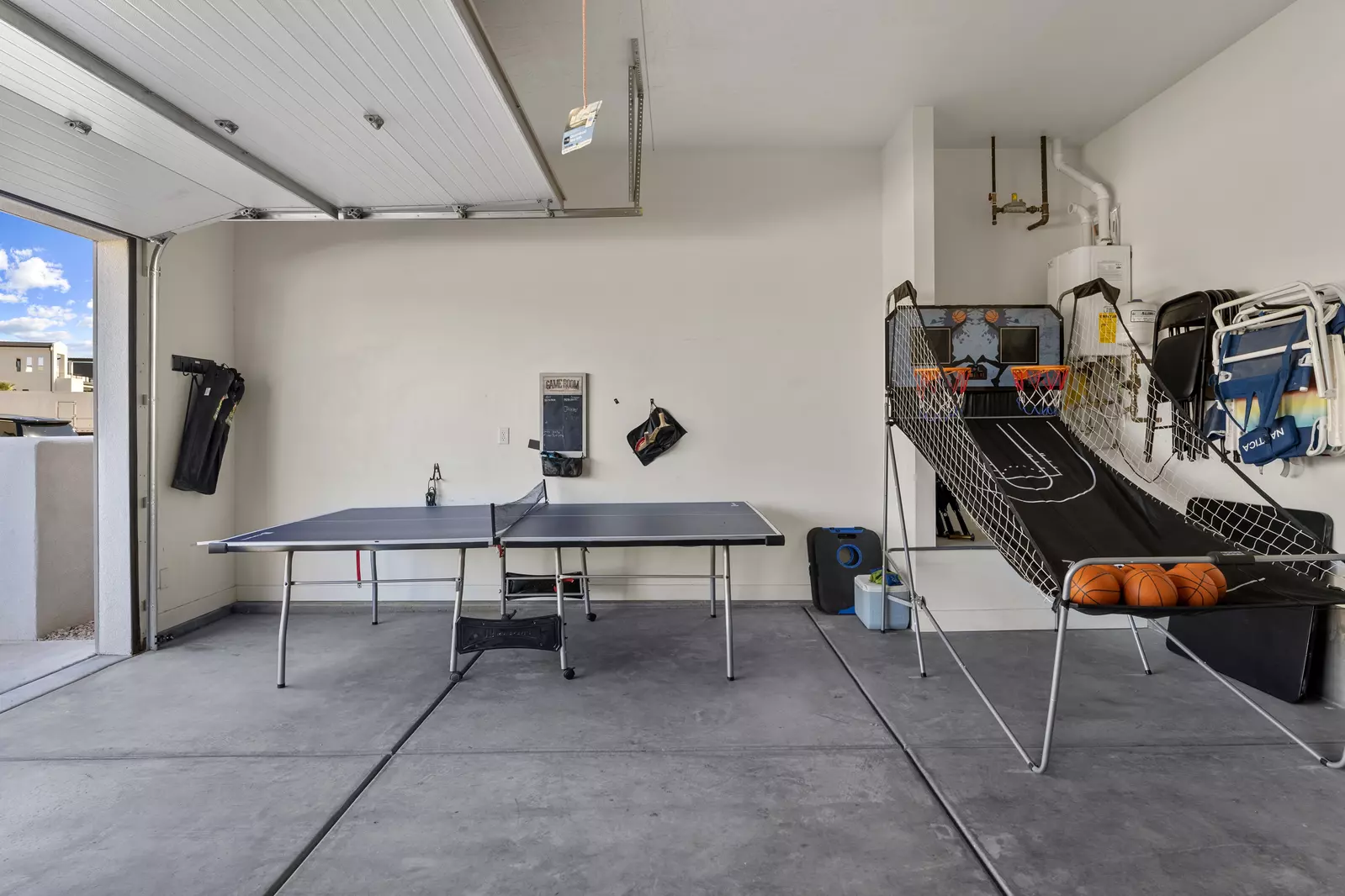 Ping Pong Table and Basketball Shooter Game