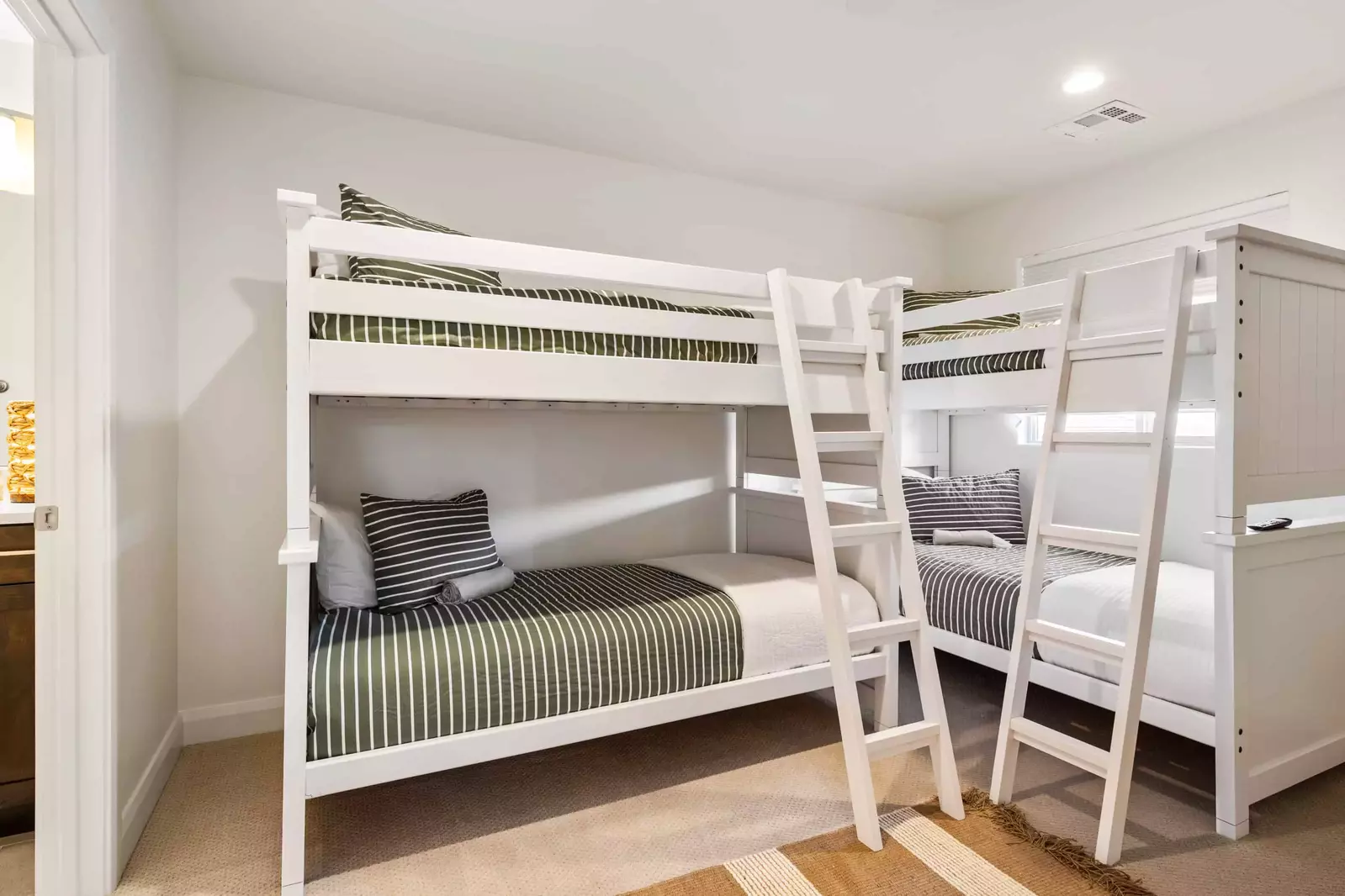Twin/Twin Bunk Beds