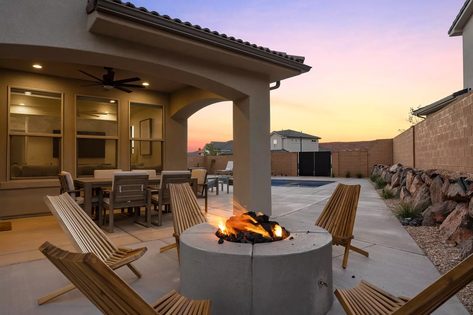 Backyard Fire Pit & Dining Table