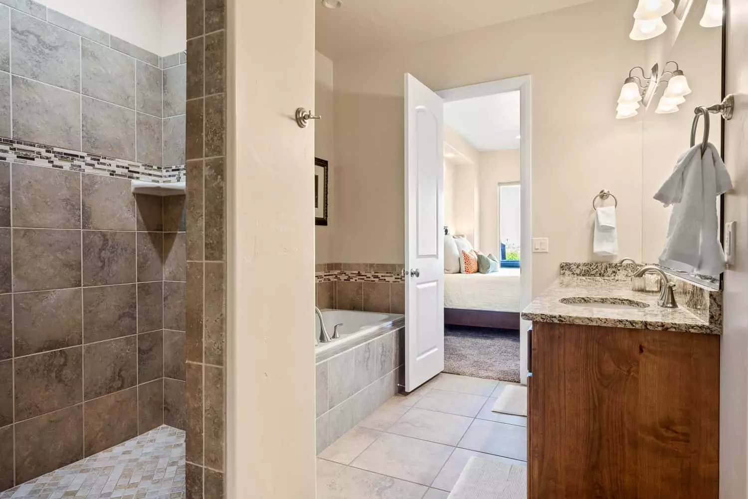 Attached Master Bathroom