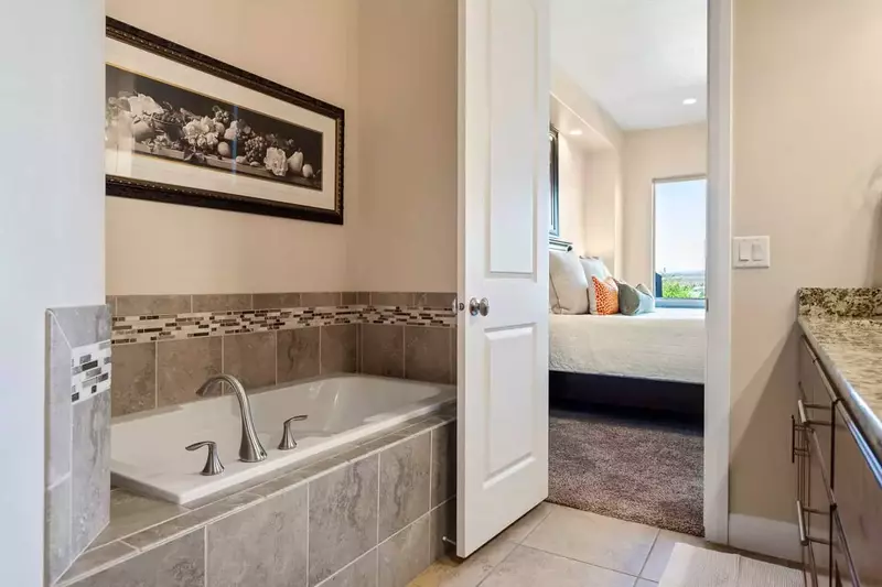 Attached Master Bathroom