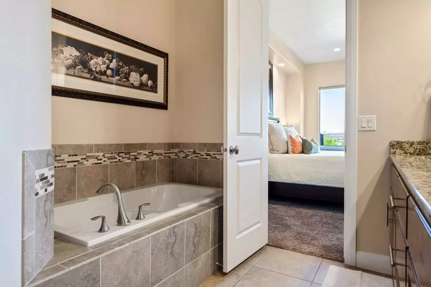 Attached Master Bathroom