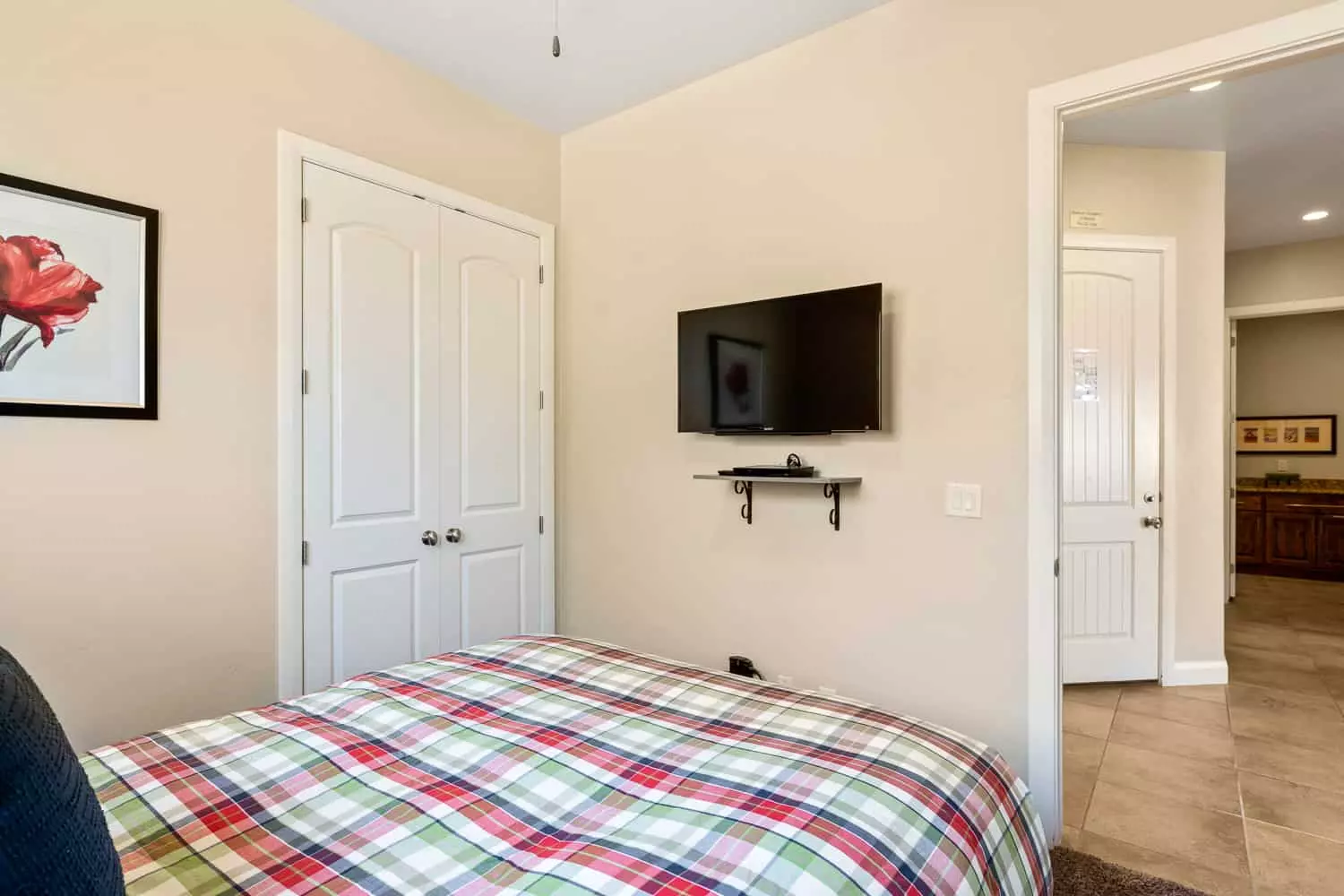 Queen Bedroom