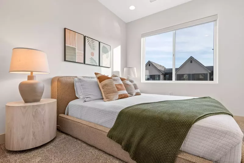 Queen Bedroom