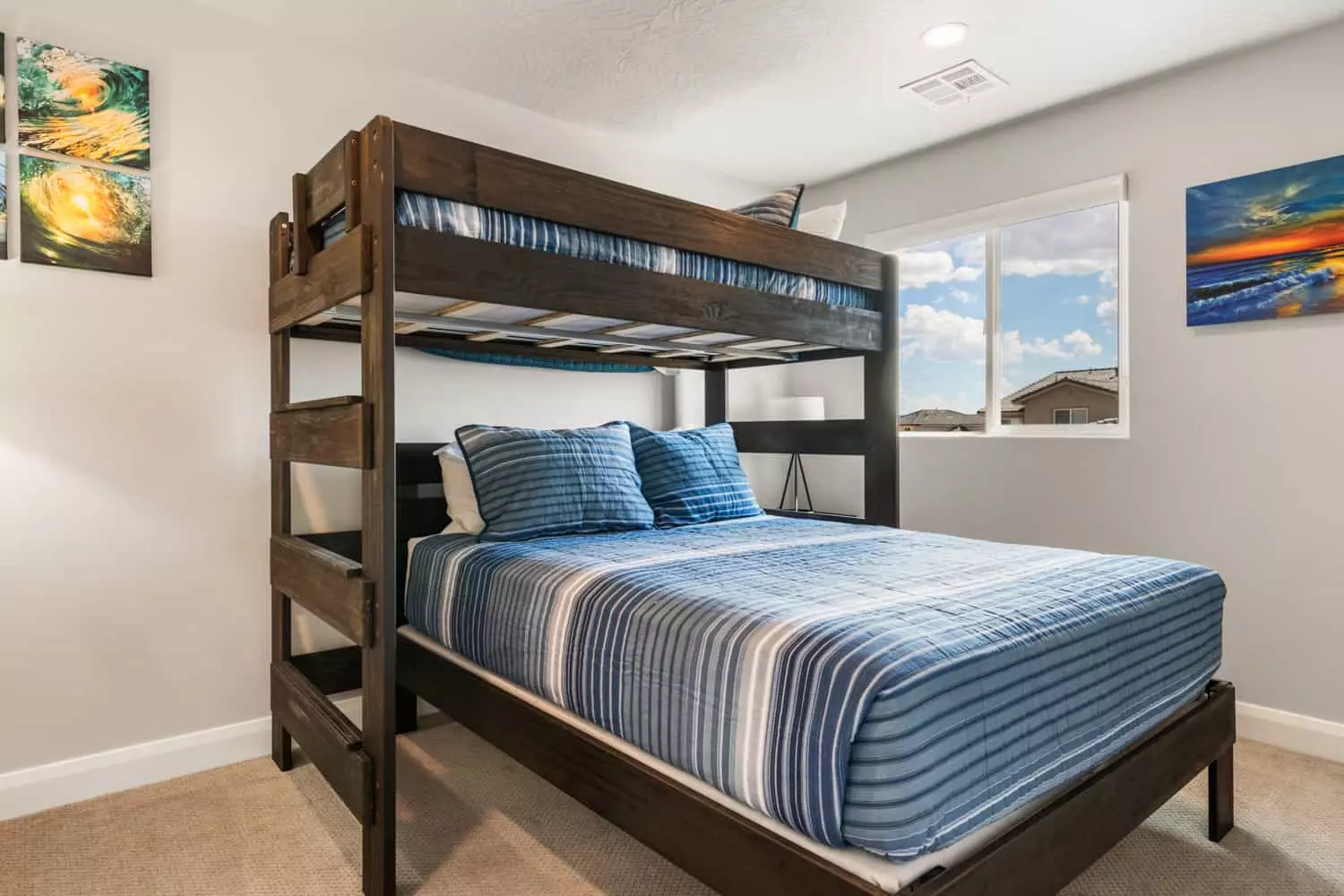 Twin/Queen Bunk Room