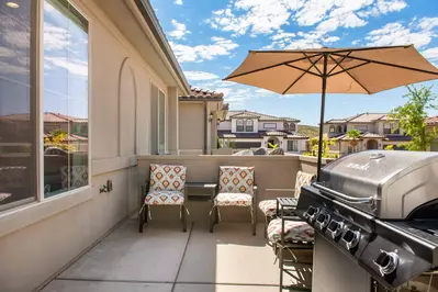 Patio Seating / Grill