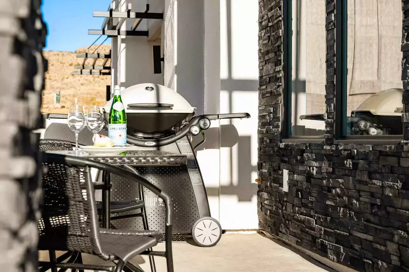 Grill & Patio