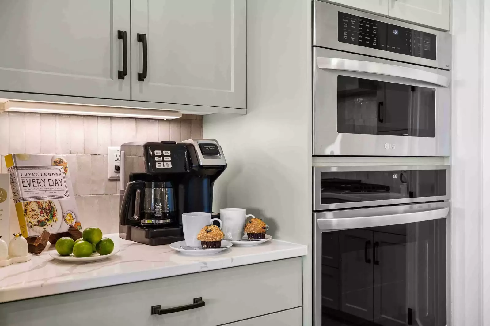 Coffee Maker & Fully Equipped Kitchen