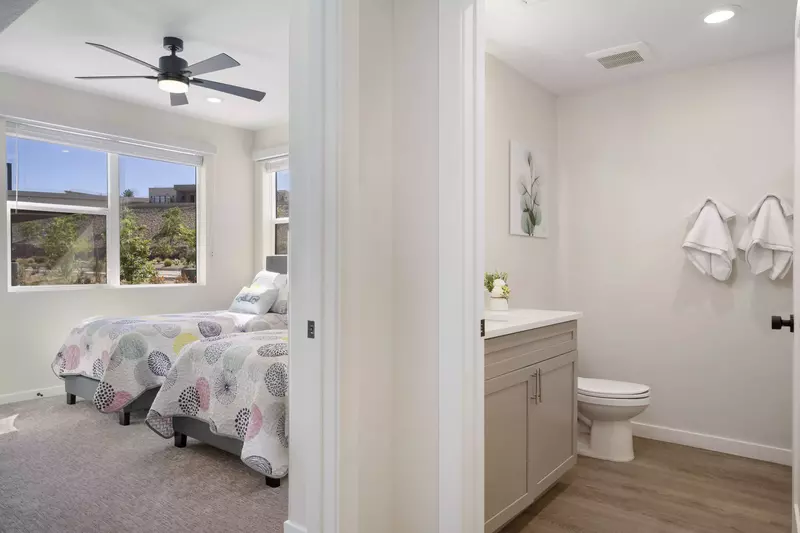 2 Twin Beds