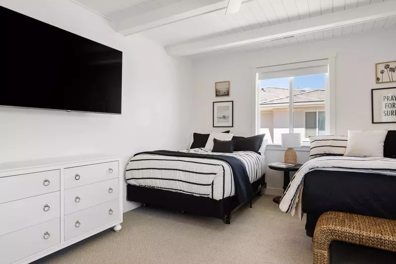 2 Queen Bedroom