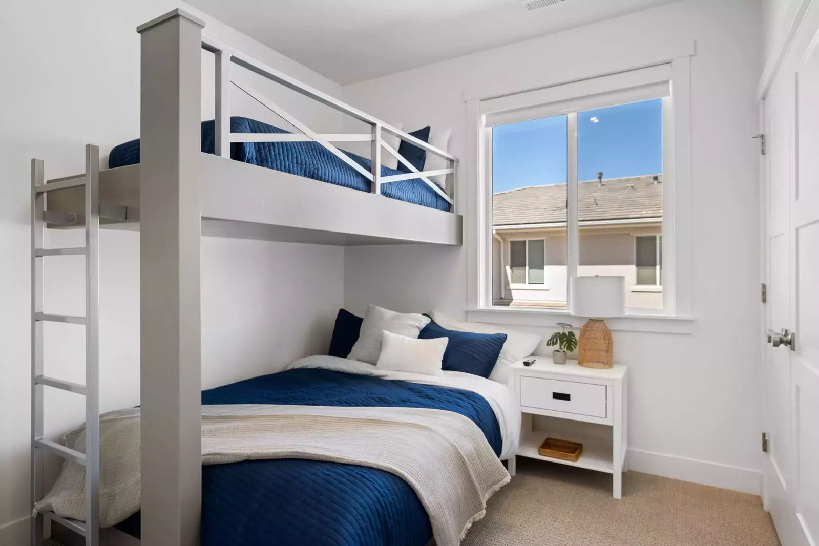 Twin/Queen Bunk Room