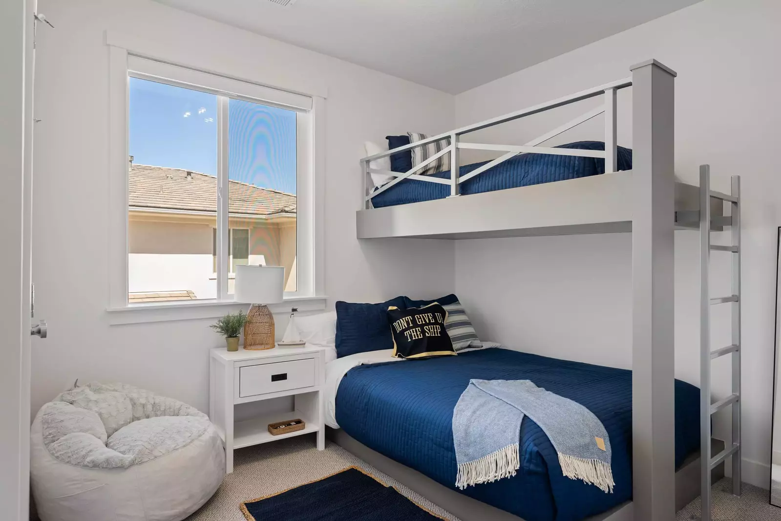 Twin/Queen Bunk Room