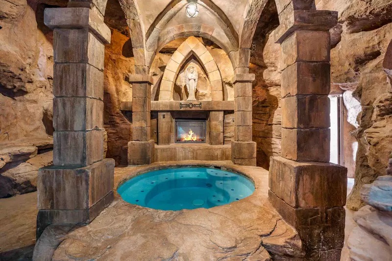 Grotto/Private Hot Tub